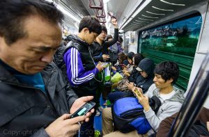 smart-mobile-phone-addiction-train